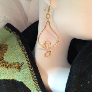 Curvy Hoop Earrings In 14K Yellow Gold Filled