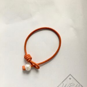 White Pearl Bracelet In Orange Leather